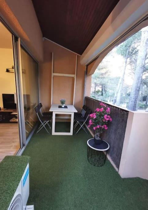 Charmant Studio 4 Personnes Санари-сюр-Мер Экстерьер фото